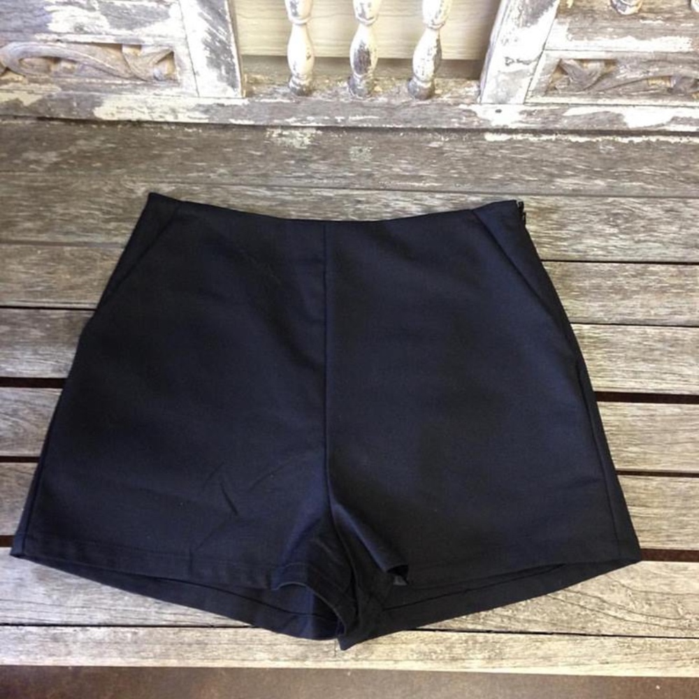 Betty Dressy Short
